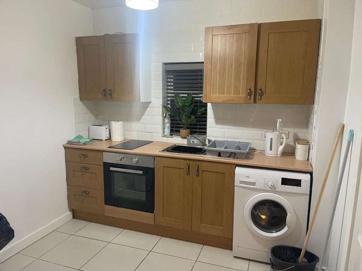 2 Bed Flat Right In Centre Of Portrush Town Apartamento Exterior foto