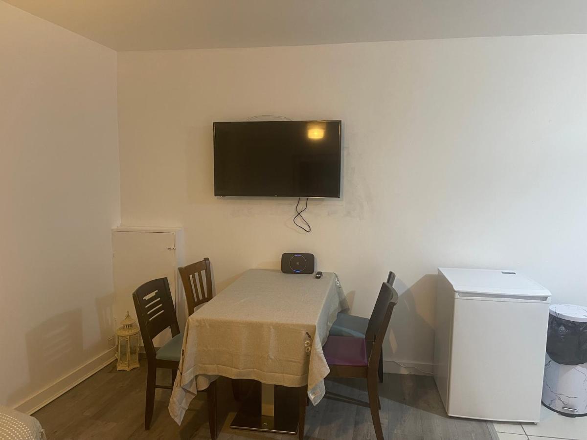 2 Bed Flat Right In Centre Of Portrush Town Apartamento Exterior foto